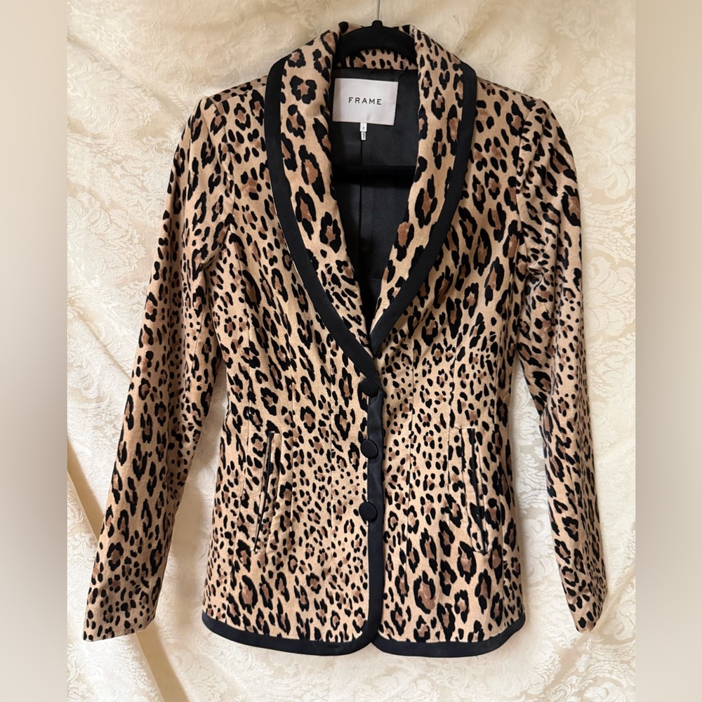 Frame Cheetah Velvet Blazer in Carmel Multi. Worn once, pants to match posted.